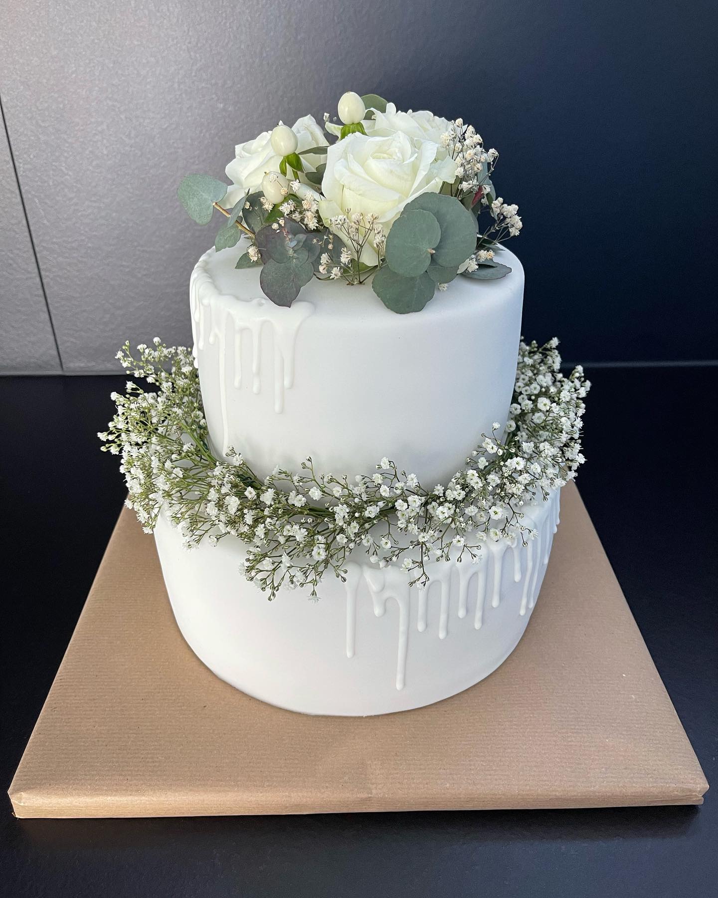Torte mit Rosen